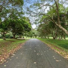 Cosy Golf Course Retreat in Tamborine Mountain with Wifi & Aircon
