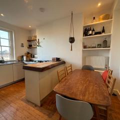 Elegant 2BD Flat Near Regent's Park