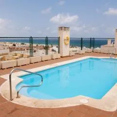 Piso para grupos cerca del mar