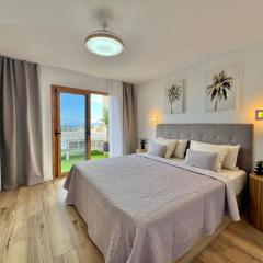 PaulMarie Apartment Lounge Ocean View