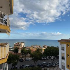 Modern 2 Bedroom Apartment with sea views