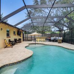 4 Mi to Indian Rocks Beach Pet-Friendly Escape!