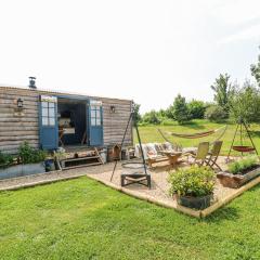 Lillie's Shepherds Hut at Shepherds Lodge Retreat and Wellness