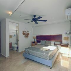 Luxury Private Room with private bathroom private Pool on Roof Top