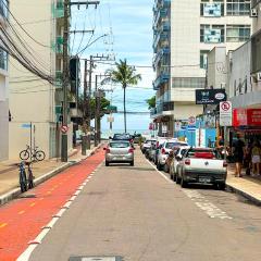 200 metros da Praia Central na Avenida Brasil próximo à Roda Gigante e Shopping Atlântico