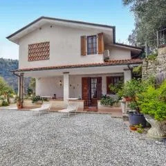 3 Bedroom Gorgeous Home In Camaiore