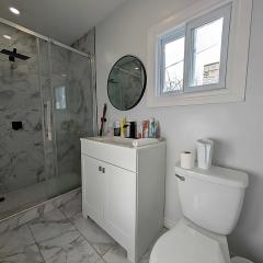 Luxury Studio located in downtown windsor for short term stay