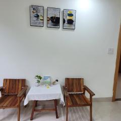 Ngôi nhà nhỏ dưới chân đồi