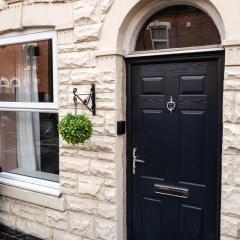 Lowell Street - Cosy 2 Bedroom Home in Worcester!