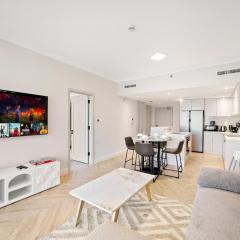 Luxe 1BR in Fairways East with Canal Views