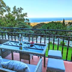 Seaviews & pool in center of Mijas Pueblo