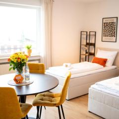 Platz für 8 Pers - C4S Come4Stay Monteure "InnArt" Boxspringbett Einzelbett Töging am Inn, Parkplatz, WLAN, Balkon, Smart TV, voll ausgestatteter Küche, Waschmaschine