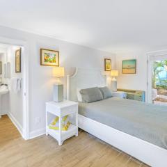 Private Patio, Walk to All, 2min- Siesta Keys Best Beach, 1min- Dining & Entertainment of Village!