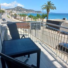 Estudio con Impresionantes Vistas al Mar