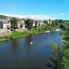 Les Voûtes - Chambres d'Hôtes à Lanas en Sud Ardèche - Près de Vogüé, Balazuc, Grotte Chauvet - Demi-Pension - Terrasse, Parking