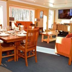 Trailside Village #1 - Slopeside 1BR with Hot Tub and Sauna, Ski In Ski Out, BBQ