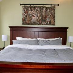 Trailside Village #8 - Slopeside 3BR with Hot Tub, Sauna, BBQ, Ski In Ski Out