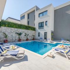 Luxury villa Blue Sky, private pool, breakfast