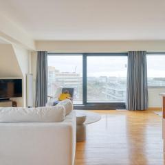 Spacious duplex with beautiful view near the sea