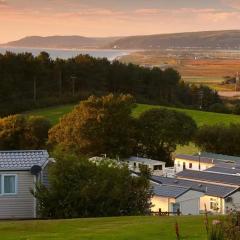 3 Bed Caravan - Sleeps 6 - Pets - Parking - Wifi