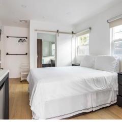 Charming one bed one bath privet studio
