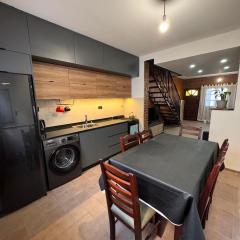 Duplex con patio y asador buena ubicacion