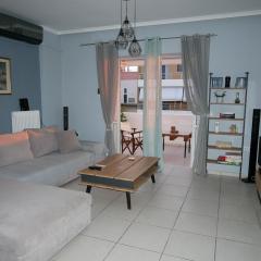 Gio's Central Cosy Apartment with private balcony