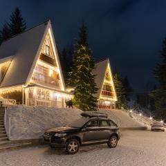 Двокімнатний апартамент на увесь перший поверх котеджу Freeman-3а - це виокремлена незалежна ЧАСТИНА БУДИНКУ з окремим входом з великою терасою та грилем - СВІТЛО Є ЗАВЖДИ