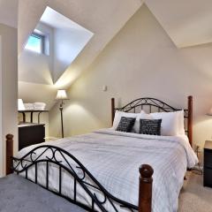 Alpine Oasis Studio at Mountain Green Resort - Shuttle to the Slopes, Pool, Hot Tub, Gym, Ski Shop, Restaurant!