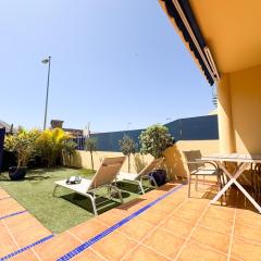 Meloneras Oasis 44 by CanaryScape