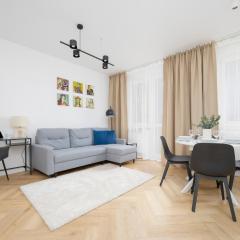 Comfortable Apartment with Two Bedrooms & Parking by Noclegi Renters