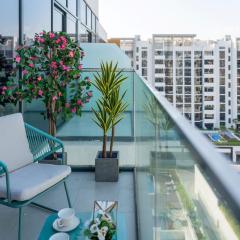 Studio next Dubai Mall with pool