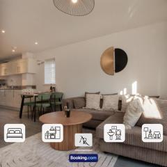 2 Bedroom House By AR Properties Short Lets & Serviced Accommodation Colchester with Garden