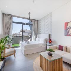 Top-Notch Studio with Large Terrace in JVC