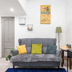 Vintage Downtown Escape 2 Baths 2 Beds