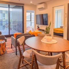 Urban Retreat - 2 BDR 2 BTH Apartment