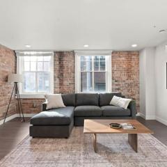 King Bed - J and K on Main Luxury Apartment 306