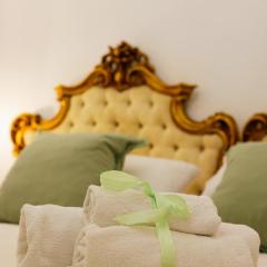 Giallo Napoletano Home