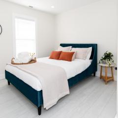 Family Duplex Suite in Downtown Sandusky Sleeps 12!