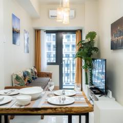 A2J Luxury 1BR Suite beside SM Mall of Asia