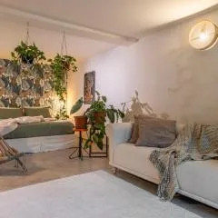 Charming apt in Villa with jacuzzi in Milan