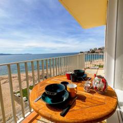 Martina - Seafront Balcony Spacious - by TGB
