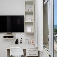 Studio com Vista Parcial para o Mar de Copacabana