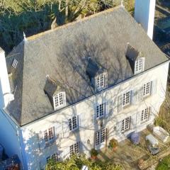 La Meffrais 1741 - Manoir Élégant - B&B - Parking - 3 min de Dinan