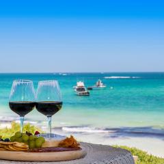 Ledge on the Beach - Nestled right by the waters edge