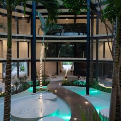 Panoramic 1-BR Studio,Garden, 360º Pool & Gym