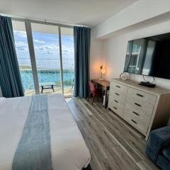 Balcony Ocean View ! WiFi - Pool - Gym - Parking
