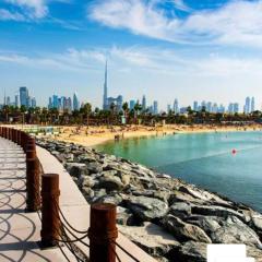 Burj Khalifa view/ Cozy apartment