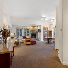 Palisades Tahoe Lodge Rentals Two Bedroom #521