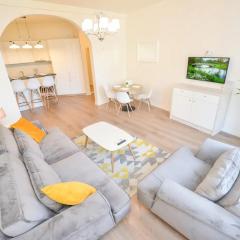 B32 - Spacious Deluxe Apartment Old Town-Free Parking